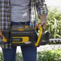 Stiga SHT 700 AE Akülü-Şarjlı Çit Kesme Makinesi (Bataryasız)